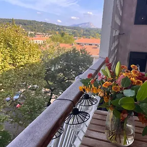Appartement Calme, Vue St Victoire, Proche Centre Avec Parking, Aix-en-Provence